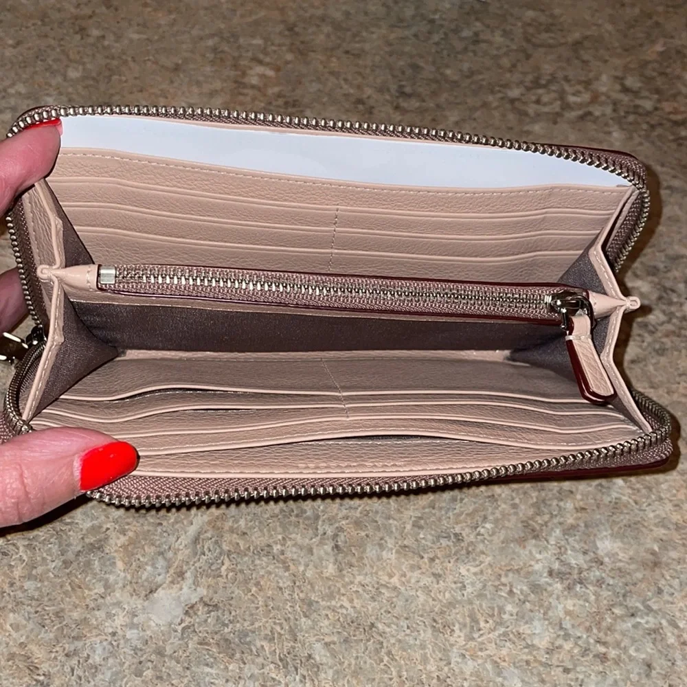 Marc Jacobs Taupe Leather Zip Wallet Minimalist Designer Wristlet Everyday Style